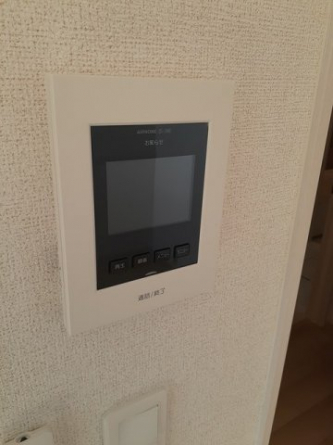 モニター付きインターホンで安心です。