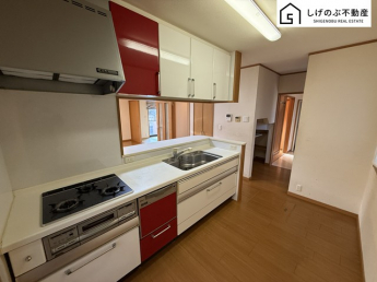 キッチンは大容量の収納スペースが確保されたつくりになっています。