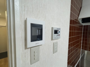 モニター付きインターフォン完備