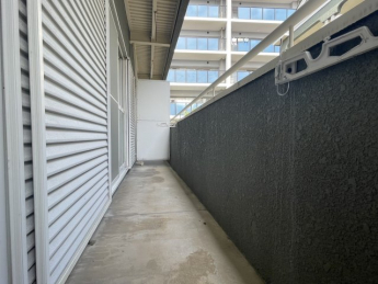 外からの目が気にならないバルコニーで洗濯物が干せます