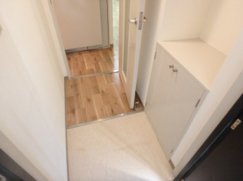 明るい玄関です