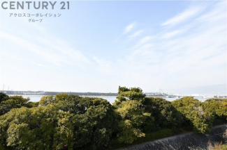 3階からは、海を見渡す眺望も楽しめる非常に見晴らしの良い物件です♪