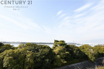 3階からは、海を見渡す眺望も楽しめる非常に見晴らしの良い物件です♪