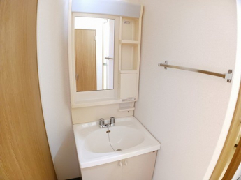 コンパクトで使いやすい洗面所