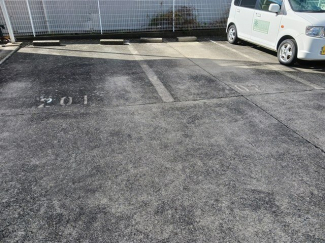 駐車場に車を止められます