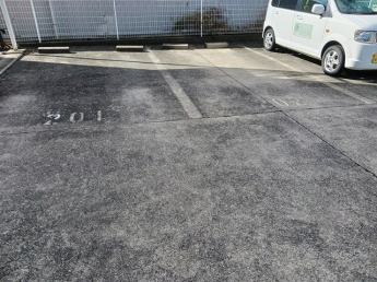 駐車場に車を止められます