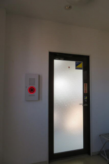 簡易チャイム付　残置物に付き、費用負担は入居時から全て借主負