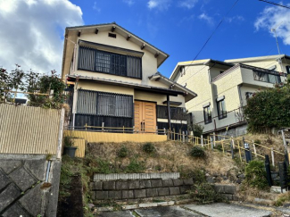 道路から高台になっています