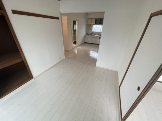 落ち着いた色調のお部屋です