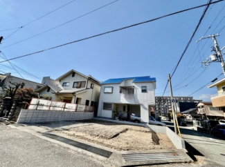 【前面道路含む現地写真】