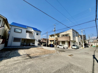 【前面道路含む現地写真】