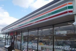 セブインイレブンまで1300m