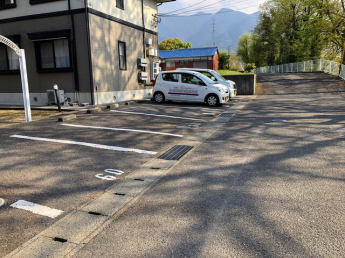 新居浜市中萩町のアパートの画像