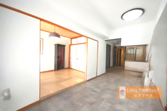 AIで家具消し加工を行ったリビングから和室、2021年キッチンリフォーム済