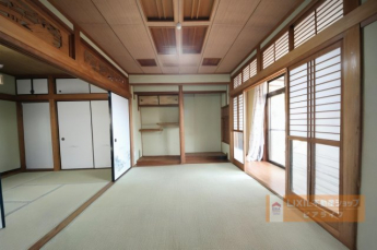 一階和室、AIで家具を消しています