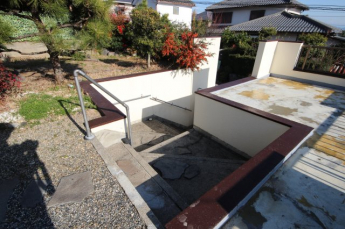 道路からの階段