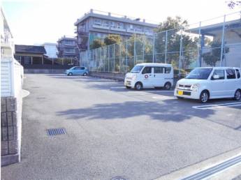【駐車場】