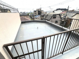 【バルコニー】