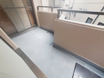 【バルコニー】