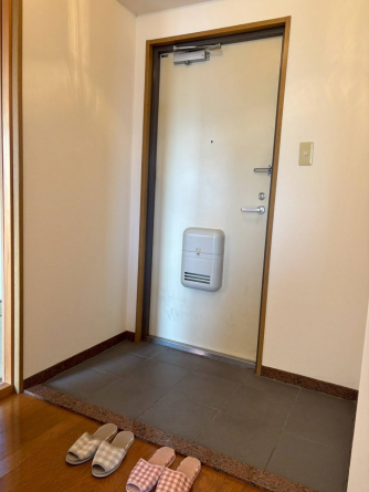 毎日通る玄関はこちらです