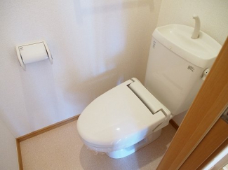 コンパクトで使いやすいトイレです