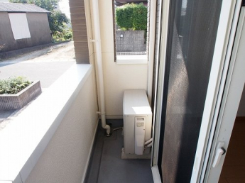 外からの目が気にならないバルコニーで洗濯物が干せます