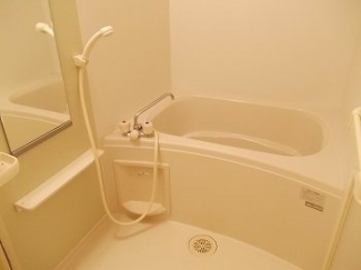 コンパクトで使いやすいお風呂です