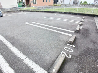 駐車場があるので、車を買う予定の方も安心です