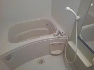 ゆったり過ごせるお風呂です