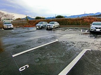 【駐車場】