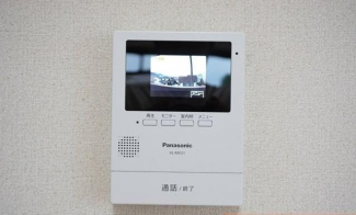 ＴＶ付インターホンは顔が確認でき防犯に安心です☆