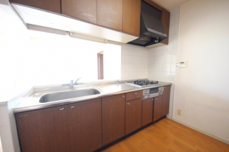 収納たっぷりのキッチン、別角度