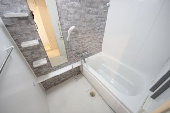 2025年リフォームされた浴室