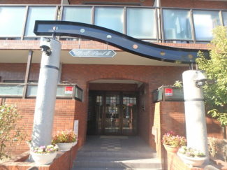 清潔なエントランスです