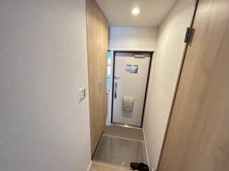 明るい玄関です