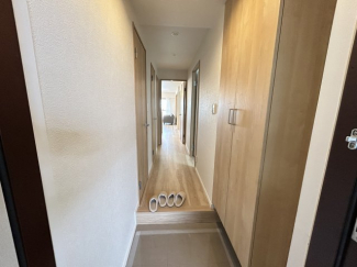 収納もある玄関です