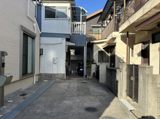 【前面道路含む現地写真】