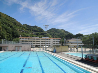 八幡浜市立千丈小学校まで719m