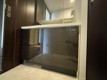 独立洗面台下の収納です。