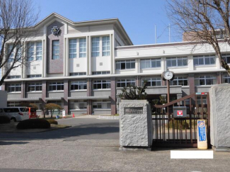 愛媛県立松山東高校まで674m