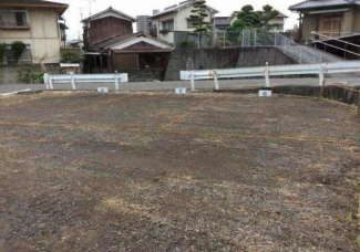 松山市鷹子町の駐車場の画像