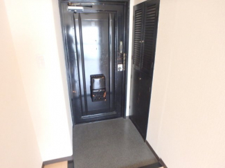 明るい光が射し込む陽だまり空間