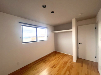 オープンクローゼットあり。