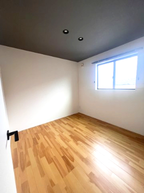 納戸としても、子供室や書斎、リモート部屋としても使用できます。