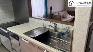 キッチンは大容量の収納スペースが確保されたつくりになっています。