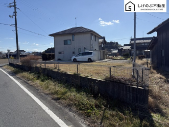 前面道路含む現地写真です。