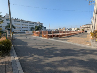 【前面道路含む現地写真】