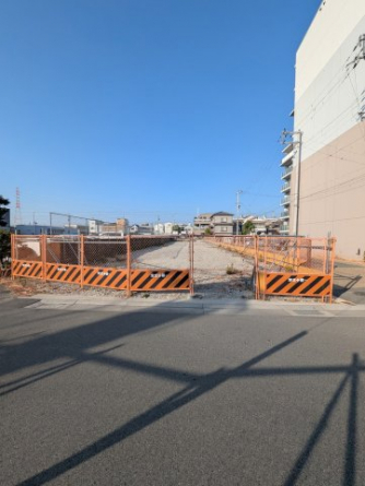 【前面道路含む現地写真】