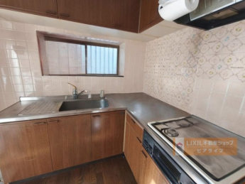 キッチン、AIで家具を一部消しています