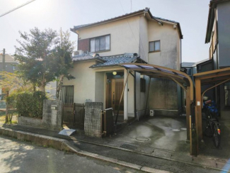 カーポート付き駐車スペース一台分